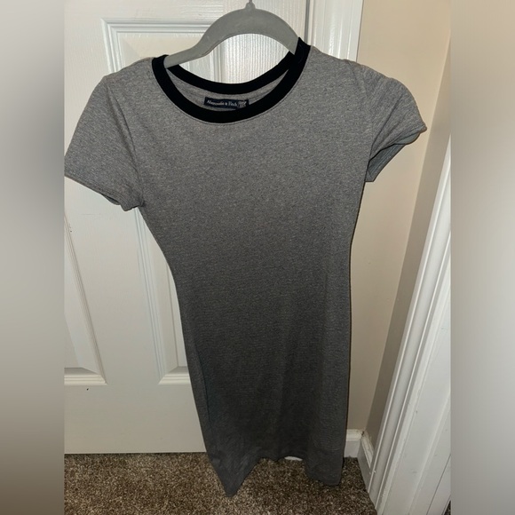 Abercrombie & Fitch Tops - Abercrombie & Fitch Gray and Black dress